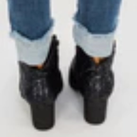 Very G Sprinkle Booties- Black - Picture 4 of 9